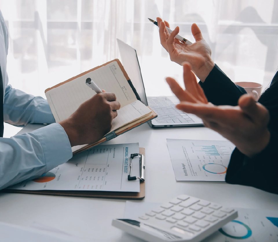 Consulenza pre vendita immobiliare con analisi di documenti e report